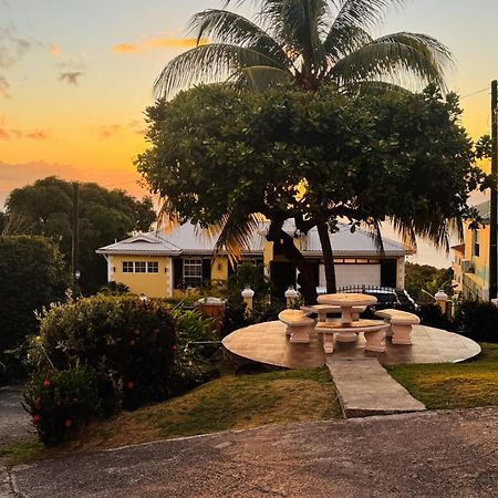Anne Marie Villas Castries Exteriör bild