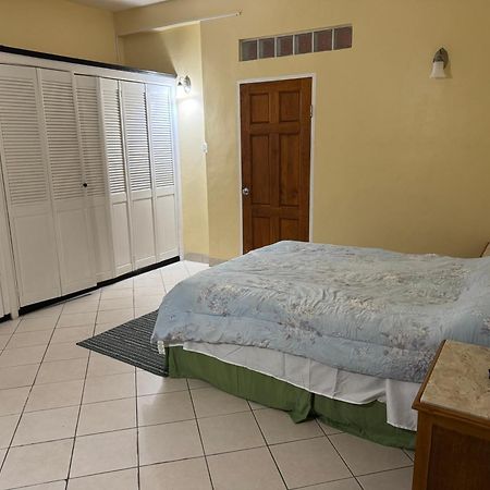 Anne Marie Villas Castries Exteriör bild