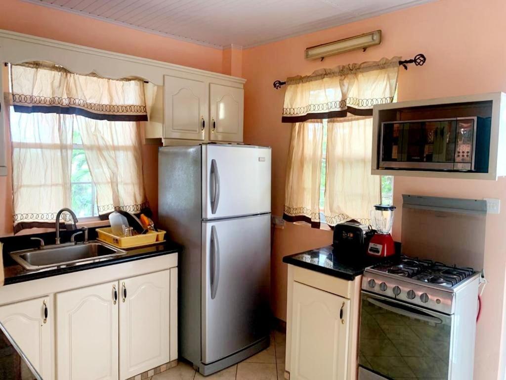 Anne Marie Villas Castries Exteriör bild