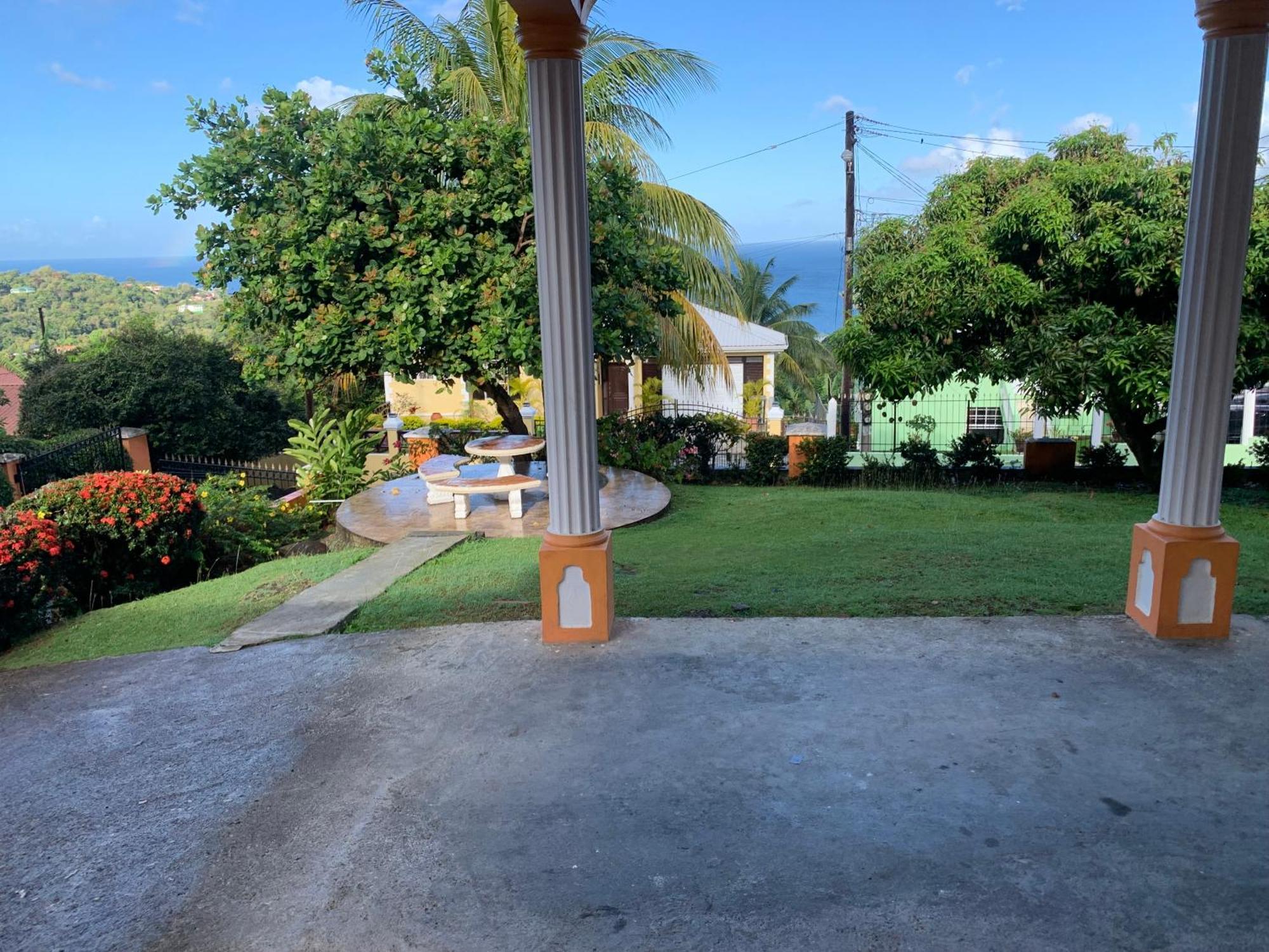 Anne Marie Villas Castries Exteriör bild
